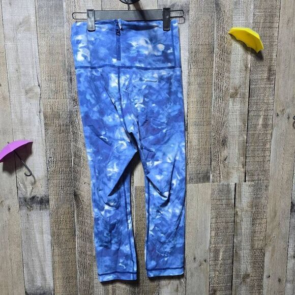Lululemon Swim Run With The Waves Blue Cropped Leggings 6 - Picture 3 of 6